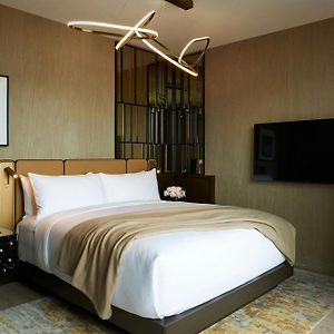 Manhattan King Room Roll Shower High Floor Mobility Accessible